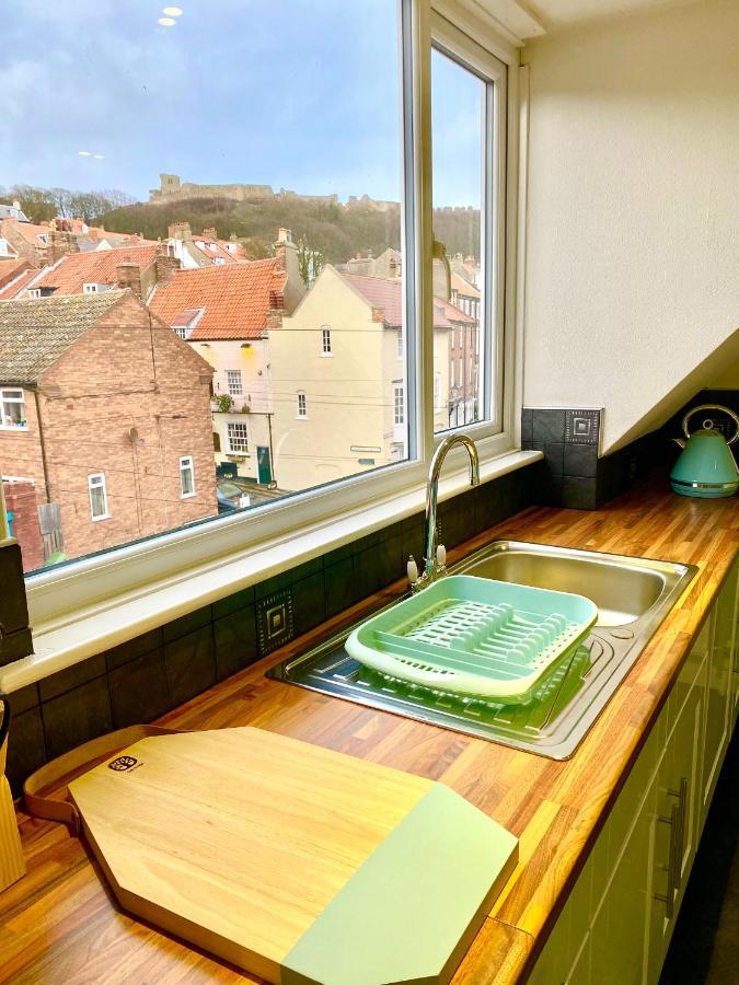 Lighthouse View, One Min From Harbour & Beach Lejlighed Scarborough Eksteriør billede