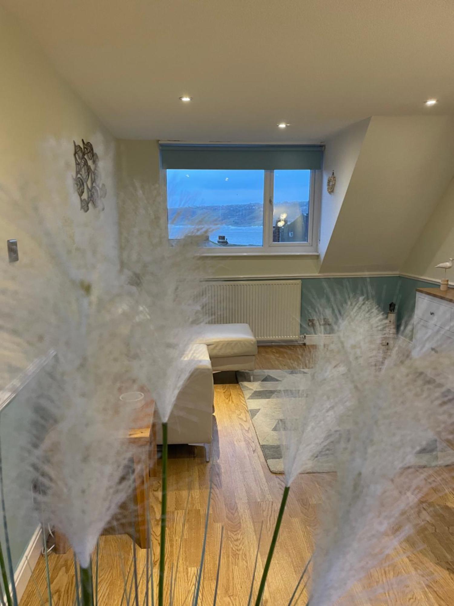 Lighthouse View, One Min From Harbour & Beach Lejlighed Scarborough Eksteriør billede
